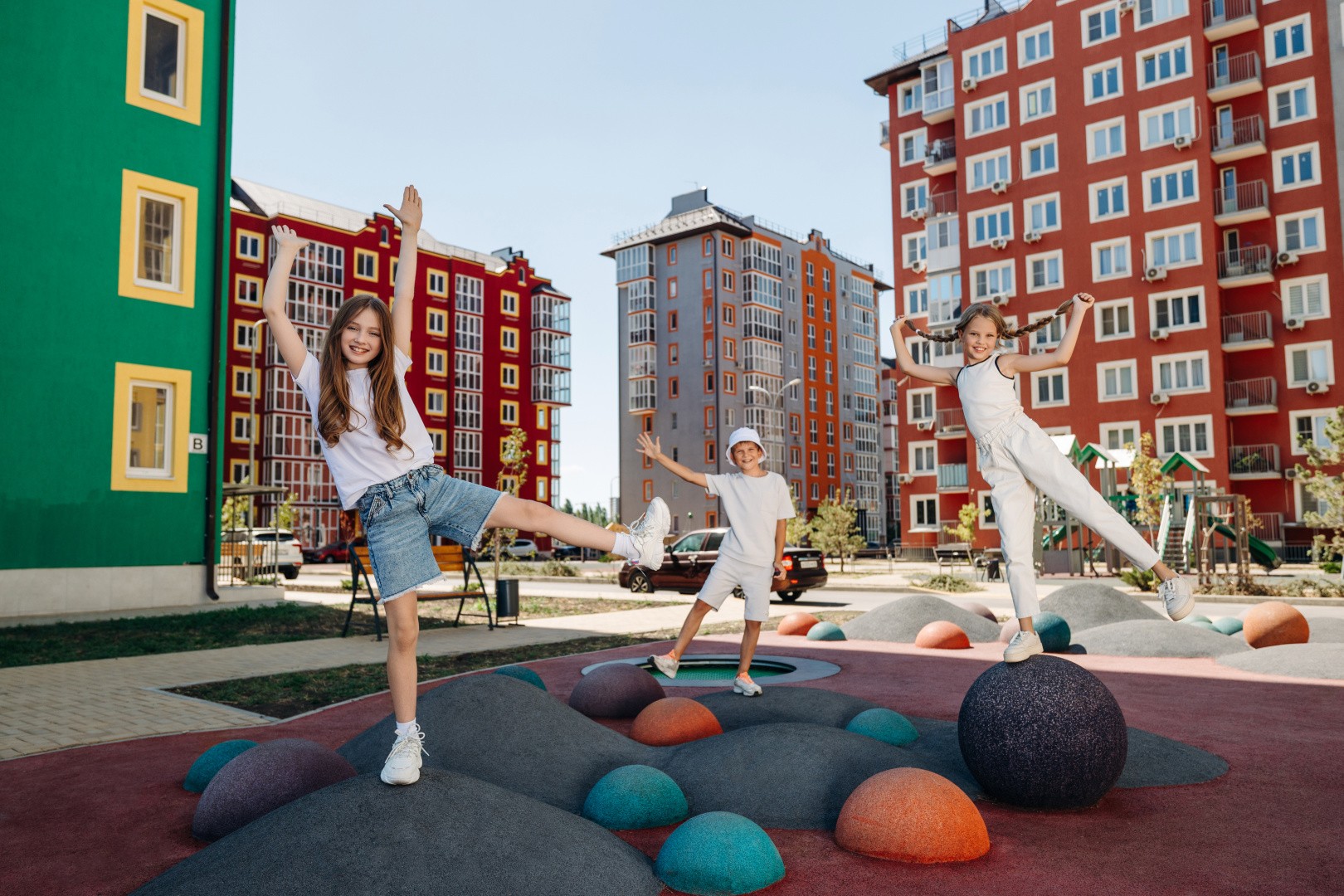 Просторные детские площадки