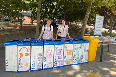 Экоцентр «Чистая среда» совместно с ГК "Европея" провели акцию по раздельному сбору мусора